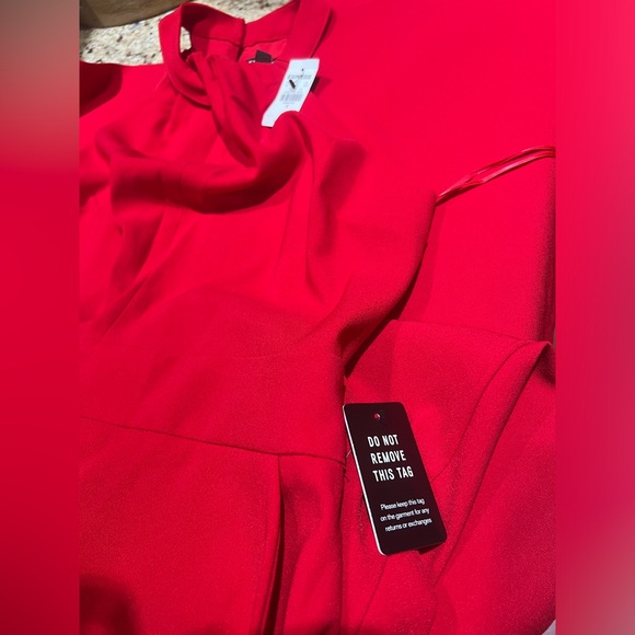 EXPRESS RED TWIST NECK FLARE LEG JUMPSUIT W/ POCKETS 10 - Picture 6 of 8